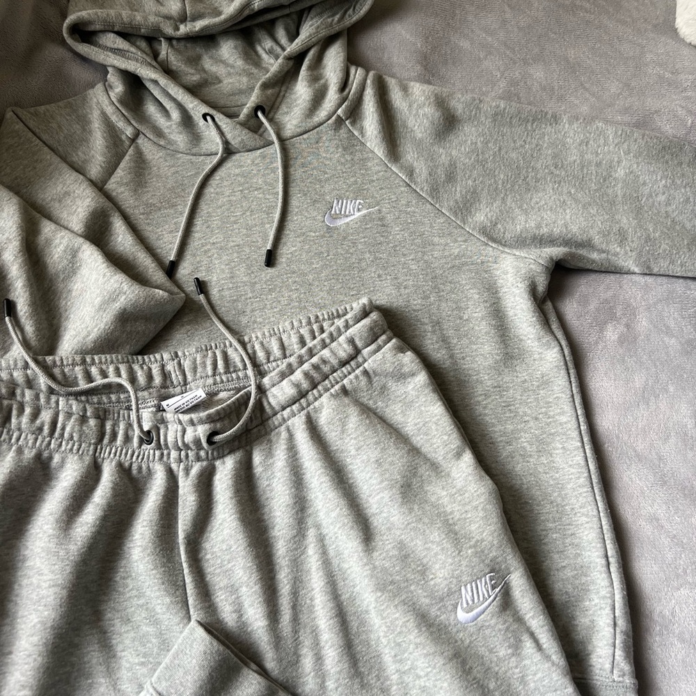 Nike Heather Gray Tracksuit